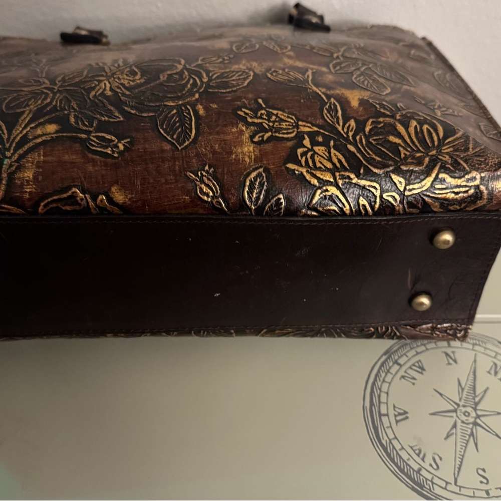 Patricia Nash leather with brown and gold leaf designs. Quality designer tote - Picture 3 of 4